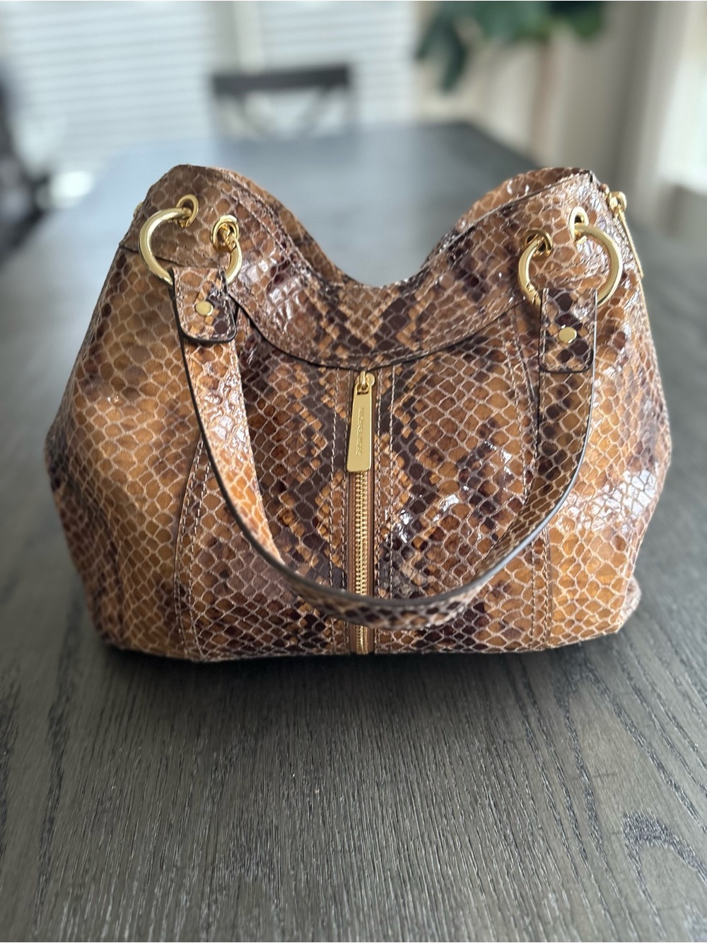 MK Michael Kors limited Tan Python Bucket shoulder Bag Gold hardwares like new